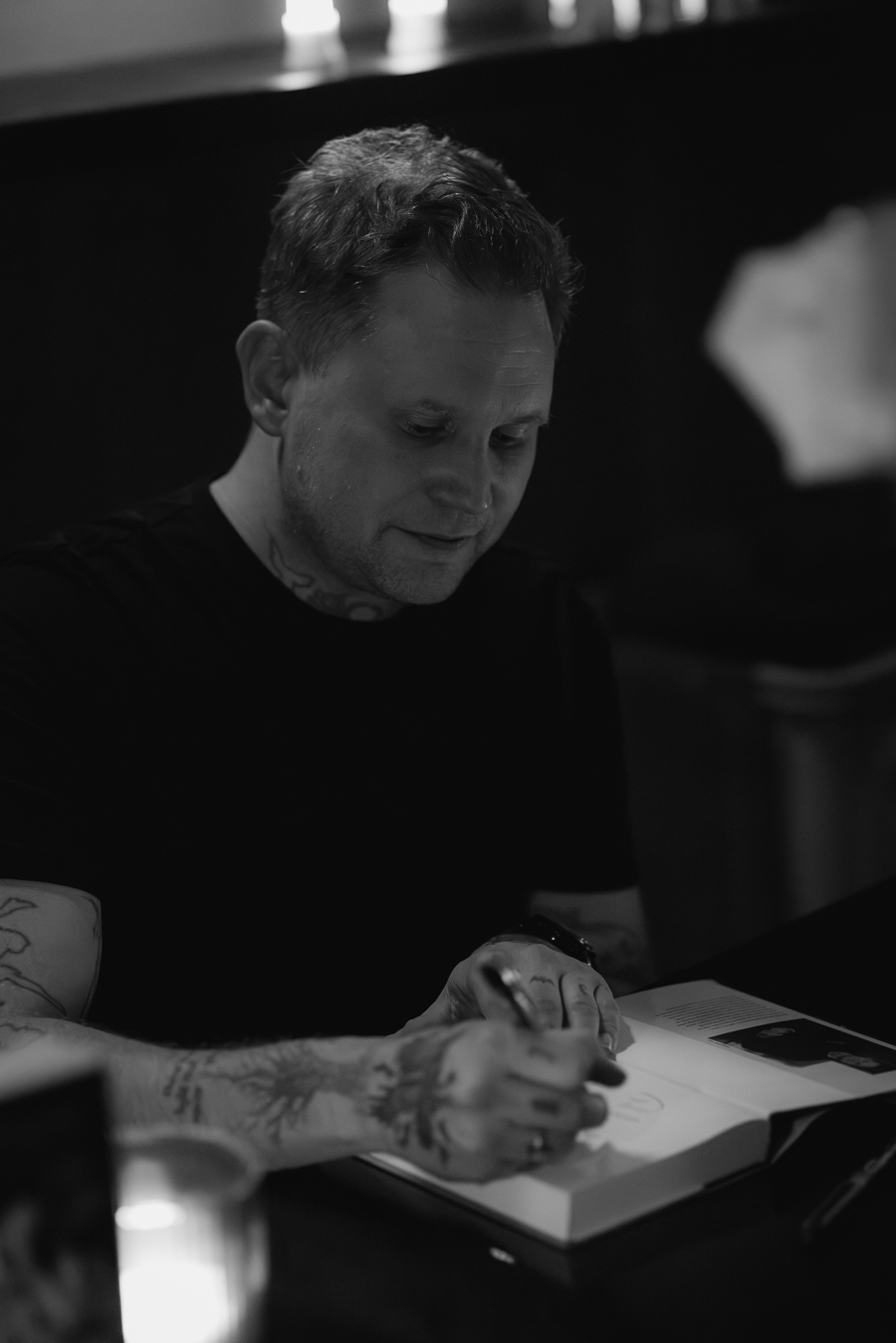 Tor-Håkon Gabriel Håvardsen. Portrettmagasinet. Forfatter. Begravelsesagent. Portrettintervju. Intervju. Portrettbilde. Foredrag