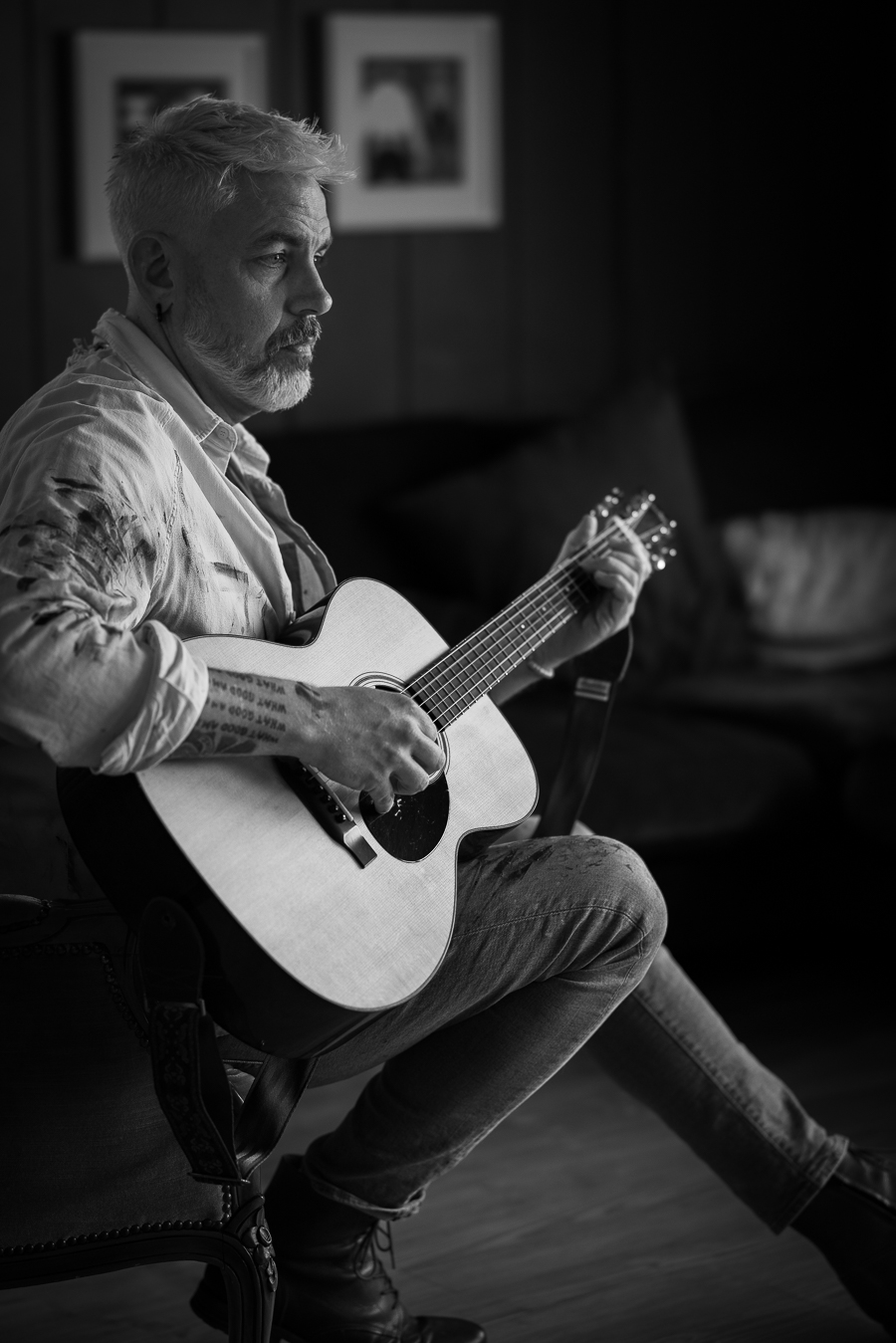 Trygve Skaug. Musiker. Artist. Poet. Portrettfoto. Portrettmagasinet. Intervju Trygve Skaug. Hver gang vi møtes.