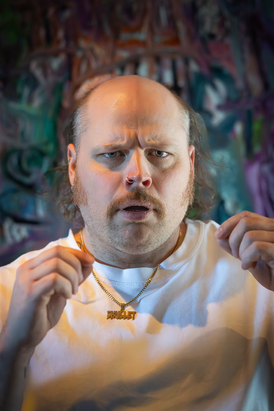 Nicolai Ek. Ambolt. Portrettmagasinet. Portrettintervju. Komiker. Humor. Danseband. Skullet
